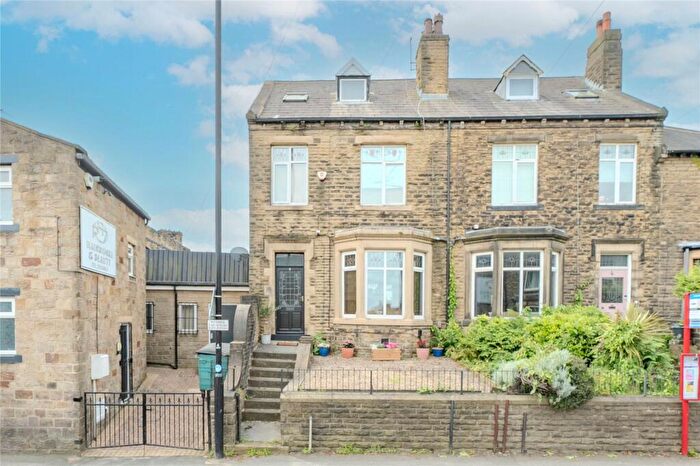 5 Bedroom End Of Terrace House For Sale In Cemetery Road, Pudsey, Leeds, LS28