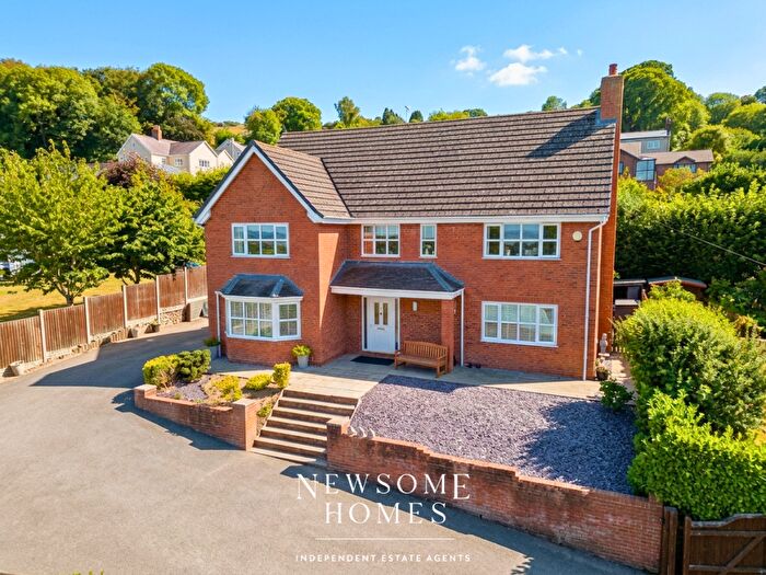 4 Bedroom Detached House For Sale In Fron Park Road, Holywell, Flintshire, CH8