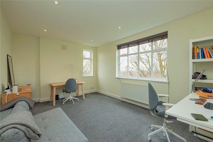 1 Bedroom Apartment To Rent In Oakfield Court, Crouch End, London, N8