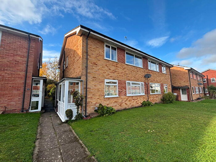 2 Bedroom Maisonette To Rent In Stourton Close, Knowle, B93