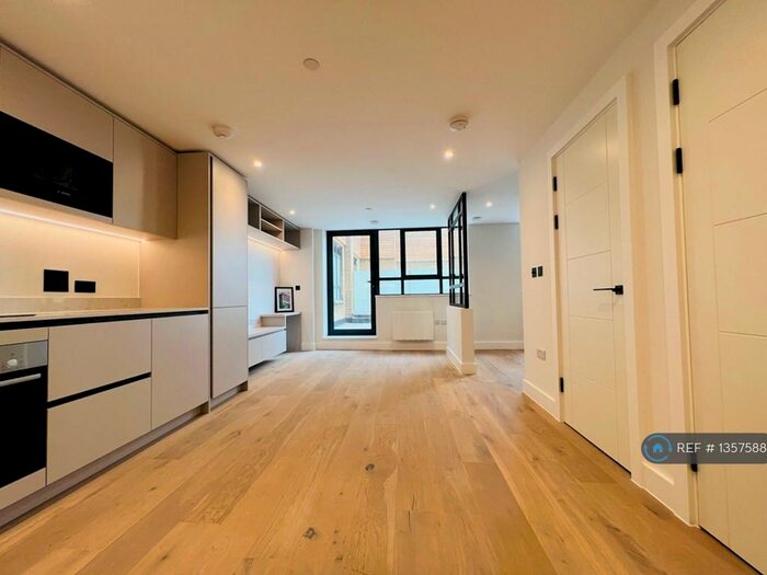 Studio To Rent In Irene House, London, SW12