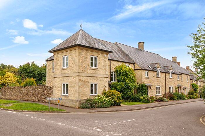 3 Bedroom Retirement Property For Sale In The Orchard, The Croft, Fairford, GL7
