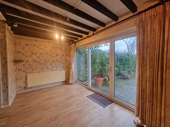 4 Bedroom Detached House To Rent In High Road, Harrow Weald, HA3