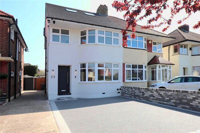 5 Bedroom Semi-Detached House To Rent In Glengall Road, Bexleyheath, Kent, DA7