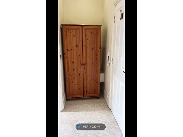 1 Bedroom Flat To Rent In Berrylands Road, Surbiton, KT5