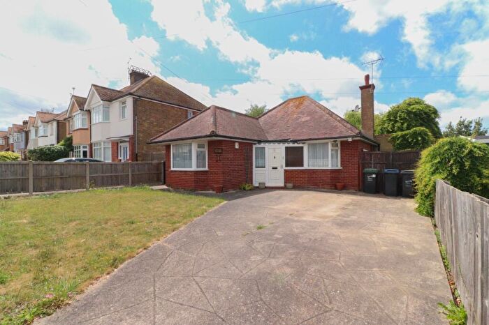 2 Bedroom Bungalow For Sale In Boleyn Avenue, Margate, CT9
