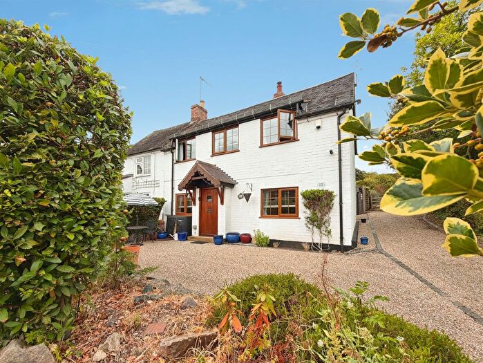 3 Bedroom Semi-Detached House For Sale In Field View, Ashorne, Warwick, CV35
