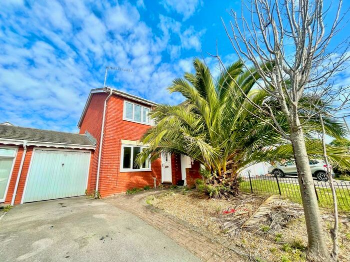 2 Bedroom Property To Rent In Rhodfa Sweldon, The Waterfront, Barry, CF62