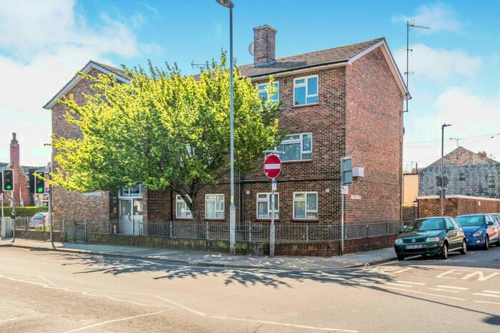 2 Bedroom Flat To Rent In St Marys Road, Fratton, PO1