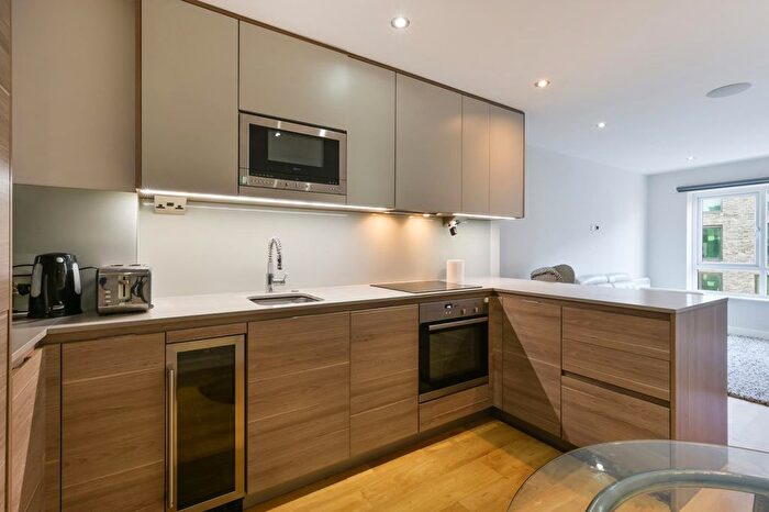 2 Bedroom Flat To Rent In Castleton House, Aerodrome Road, London, NW9