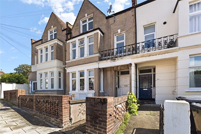 2 Bedroom Flat For Sale In Mount Ephraim Lane, Streatham, London, SW16