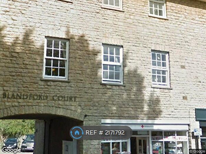 2 Bedroom Flat To Rent In Blandford Court, Woodstock, OX20