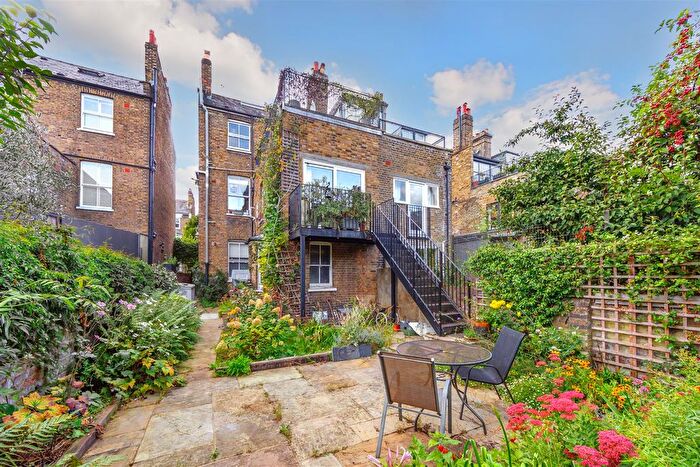4 Bedroom Flat For Sale In Shirlock Road, Hampstead, NW3