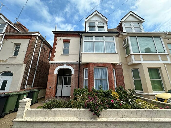 2 Bedroom Flat To Rent In Albany Road, Bexhill-On-Sea, TN40