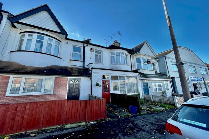 1 Bedroom Flat To Rent In Westborough Road, Essex, SS0