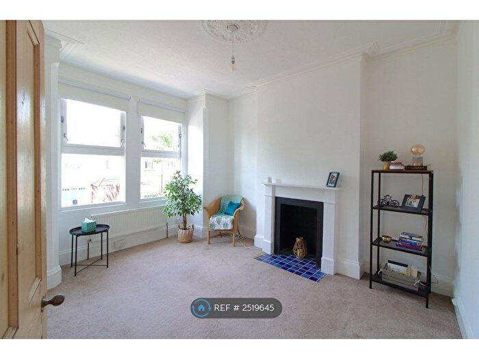 2 Bedroom Maisonette To Rent In Junction Road, London, W5