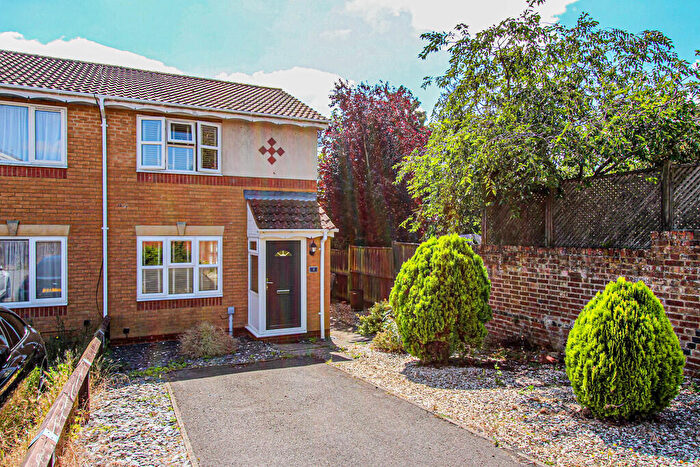 2 Bedroom Semi-Detached House For Sale In Garrow Close, Irthlingborough, NN9