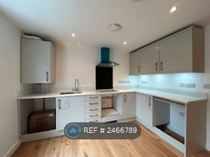 1 Bedroom Flat To Rent In John Street, Southampton, SO14