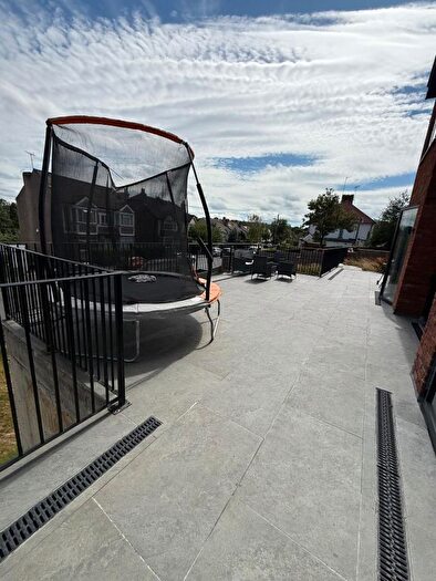 2 Bedroom Flat To Rent In Julien Road, Coulsdon, CR5