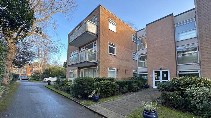 2 Bedroom Flat To Rent In Marlborough Road, Westbourne, BH4