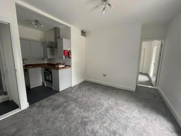 1 Bedroom Flat To Rent In Mount Pleasant, Swansea, SA1