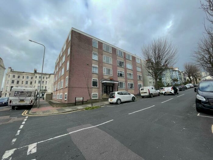 Studio To Rent In Sweda Court, Chesham Place, Brighton, BN2