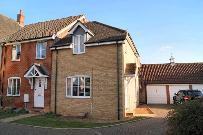 3 Bedroom End Of Terrace House For Sale In Willow Close, Sudbury, CO10