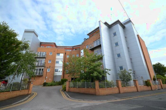 2 Bedroom Flat To Rent In The Atrium, Bury Old Road Whitefield, Manchester, M45