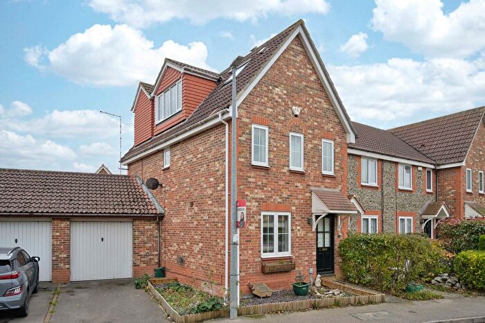 3 Bedroom End Terrace House For Sale In Martens Meadow, Braintree, CM7
