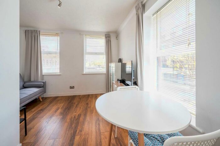 2 Bedroom House To Rent In Malmesbury Road, Bow, London, E3