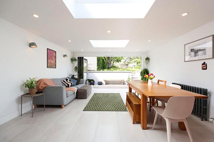 3 Bedroom Terraced House For Sale In Narroways Road, Bristol, BS2