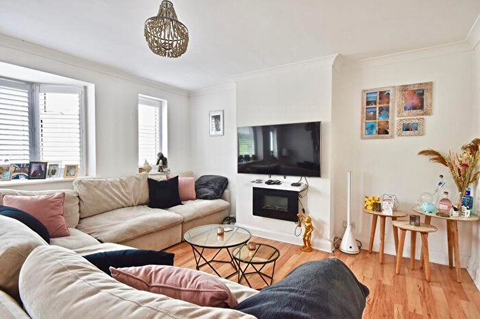 3 Bedroom Maisonette For Sale In Craddocks Parade, Ashtead, KT21