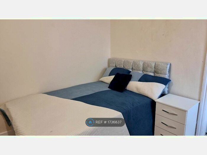 Studio To Rent In Sandfields, London, CR7