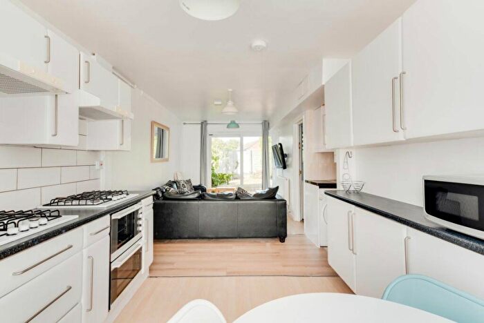 5 Bedroom House To Rent In College Road, Canterbury, CT1