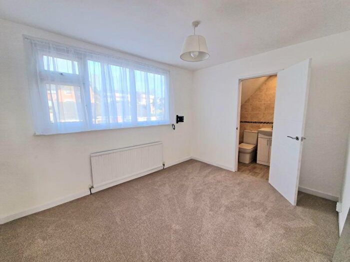 3 Bedroom Semi-Detached House For Sale In Yew Tree Drive, Stockport, SK6
