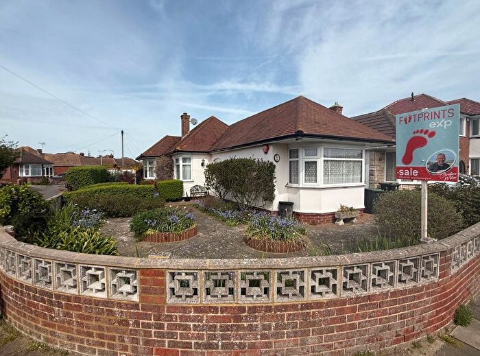 2 Bedroom Bungalow For Sale In Coxes Lane, Ramsgate, CT12