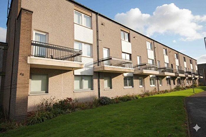 2 Bedroom Maisonette For Sale In Carron Road, Falkirk, FK2