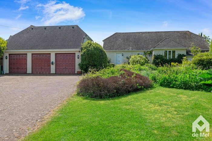 5 Bedroom Detached House For Sale In Teddington, Tewkesbury, GL20