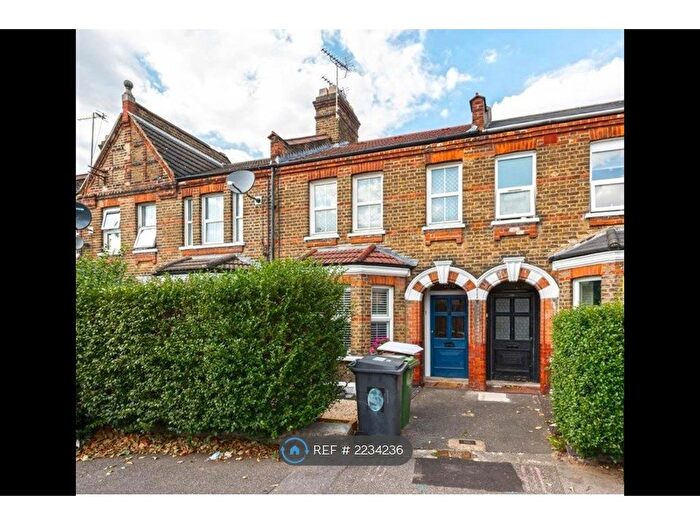 1 Bedroom Flat To Rent In Coppermill Lane, London, E17