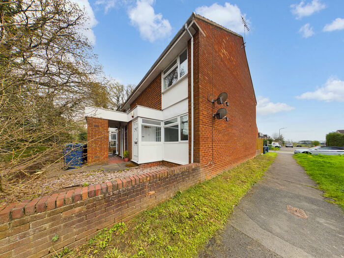 1 Bedroom Maisonette To Rent In Clearbrook Close, High Wycombe, HP13