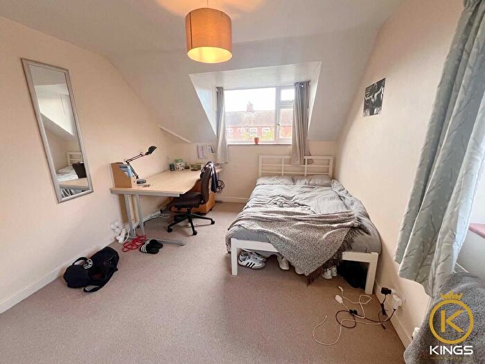 4 Bedroom Semi-Detached House To Rent In Broomfield, Guildford, GU2