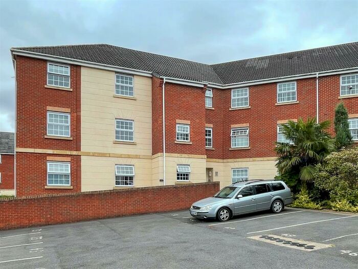 2 Bedroom Flat To Rent In Birkby Close, Hamilton, Leicester, LE5