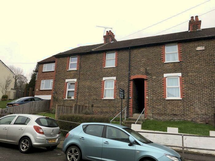 2 Bedroom Detached House To Rent In Commonwealth Road, Caterham, CR3