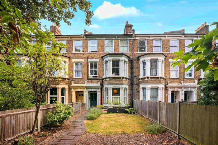 2 Bedroom Flat To Rent In Effra Road, London, SW2