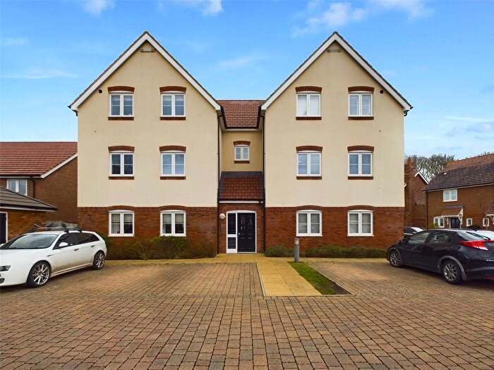 2 Bedroom Flat For Sale In Emmington View, Chinnor, Oxfordshire, OX39