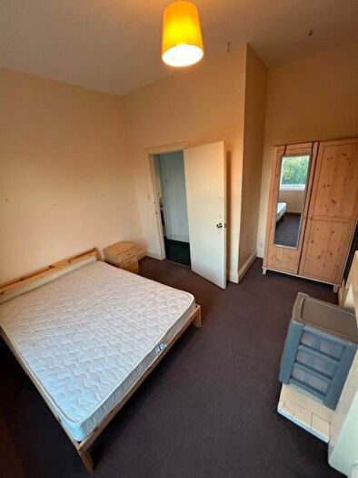 2 Bedroom Flat To Rent In Beech Avenue, Nottingham, NG7