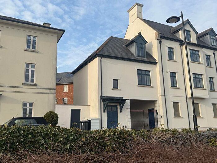 1 Bedroom Coach House To Rent In Parkside, Upton, NN5