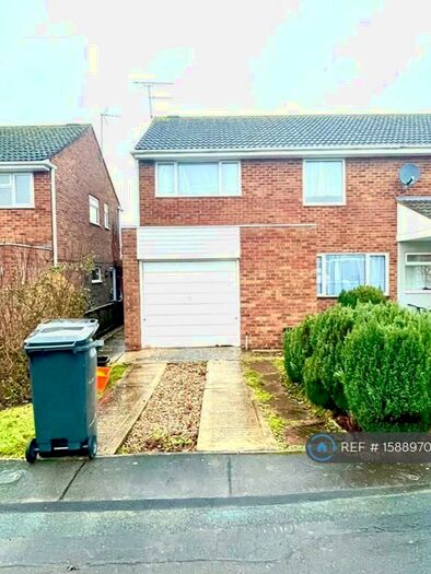 3 Bedroom Semi-Detached House To Rent In Overbrook, Swindon, SN3