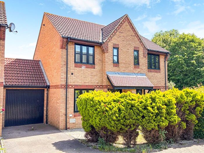 2 Bedroom Semi Detached House For Sale In St Helens Grove, Monkston, Milton Keynes, MK10