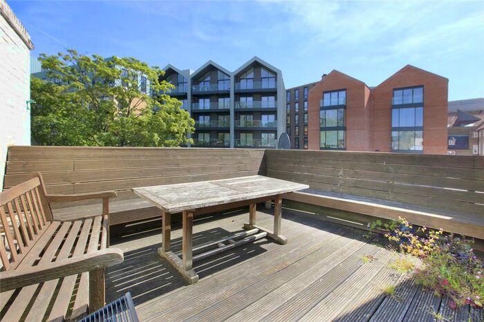2 Bedroom Flat To Rent In Wandsworth High Street, Wandsworth, SW18